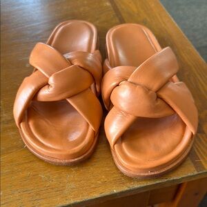Size 40 The Odells Puffy Sandals